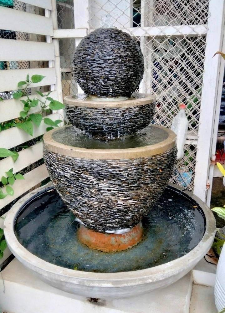 Overflowing water cladding stone with 3 layers