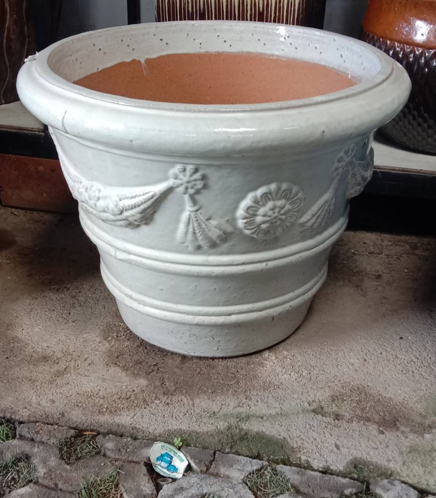 Ceramic planter with decorative pattern