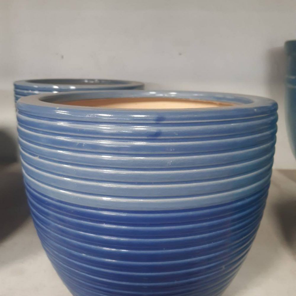 Ceramic planter with band pattern