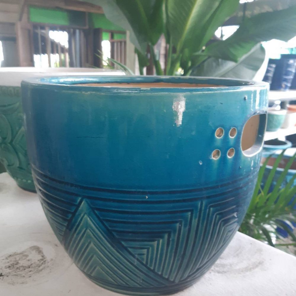 Ceramic planter sea wave pattern with handle