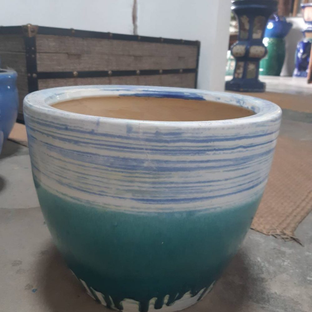 Ceramic planter, two tone conversion pattern